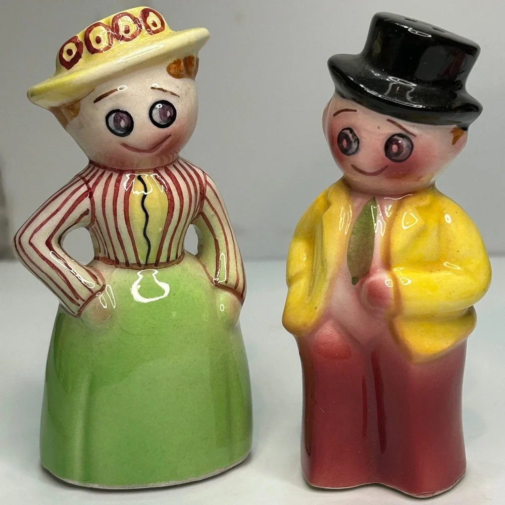 Vintage Victorian Couple Salt and Pepper Shakers Set Made in Japan Kitsch Retro